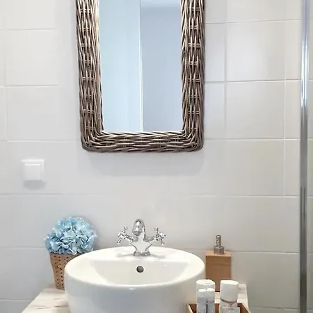 House With 3 Bedrooms In With Wonderful Mountain View Shared Pool Enclosed Garden 5 Km From The Beach * Μάφρα