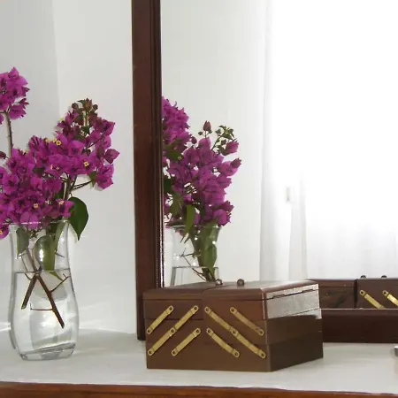 House With 3 Bedrooms In With Wonderful Mountain View Shared Pool Enclosed Garden 5 Km From The Beach